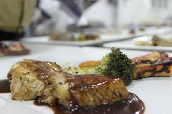 La Sirga Restaurant Drink & Lounge