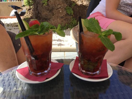 Diverso's Lounge Cafe Restaurant