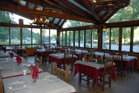 Hostal Restaurante Ostau Dera Nheu